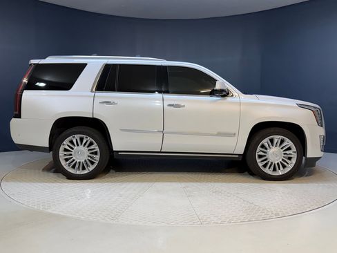 Used 2017 Cadillac Escalade Platinum AWD/4WD image 8