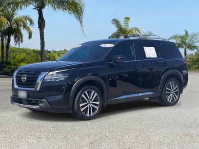 Certified 2022 Nissan Pathfinder Platinum w/ Lighting Package (N92)