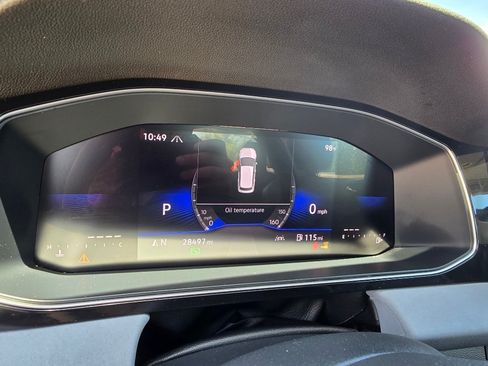 Used 2025 Volkswagen Jetta SE w/ Sunroof Package FWD image 21