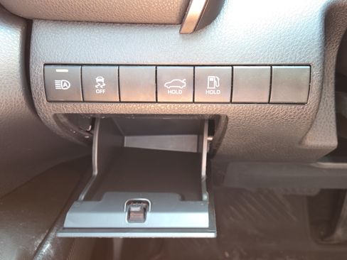 Certified 2022 Toyota Camry XSE FWD image 17