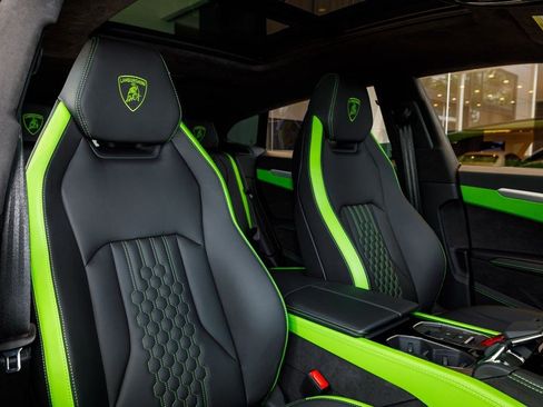 Used 2025 Lamborghini Urus SE image 30