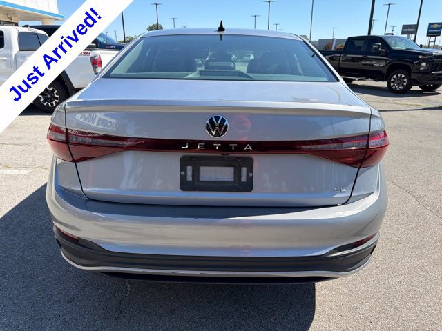 Used 2025 Volkswagen Jetta SE FWD image 4