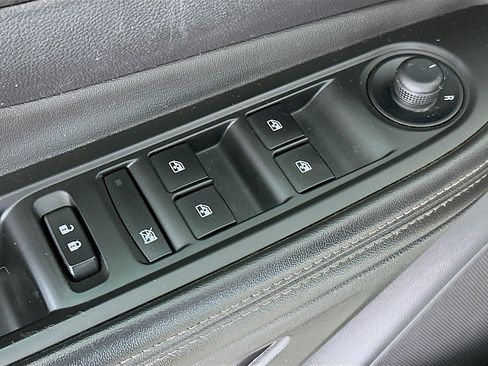 Used 2015 Buick Encore FWD image 18