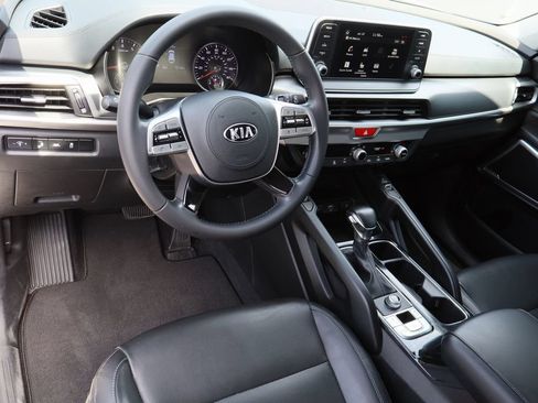 Used 2021 Kia Telluride S FWD image 11