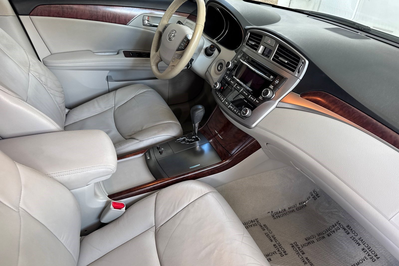 Used 2012 Toyota Avalon FWD image 19