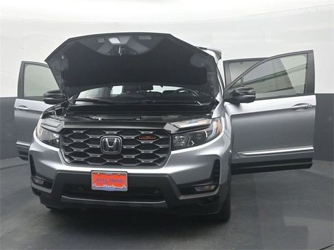 Certified 2023 Honda Passport TrailSport image 36