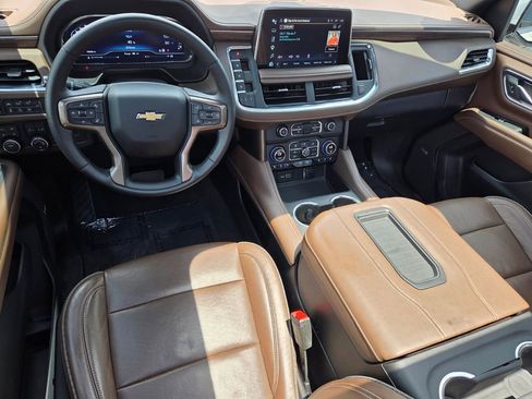 Used 2022 Chevrolet Suburban High Country AWD/4WD image 12