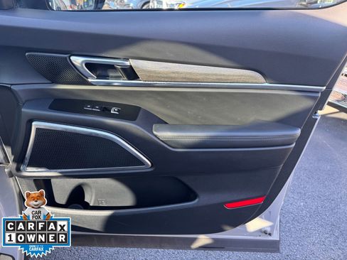 Used 2022 Kia Telluride SX w/ SX Prestige Package image 16