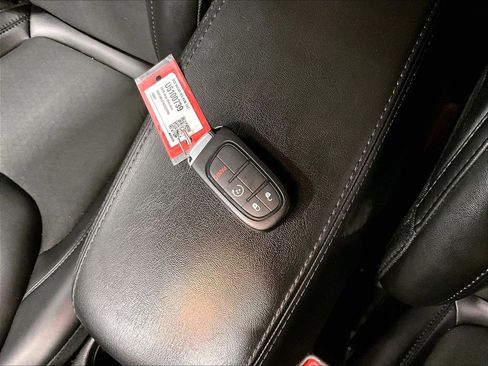 Used 2019 Jeep Cherokee Latitude Plus image 31