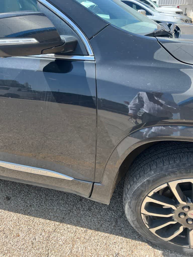 Used 2020 GMC Acadia Denali w/ Technology Package FWD image 11