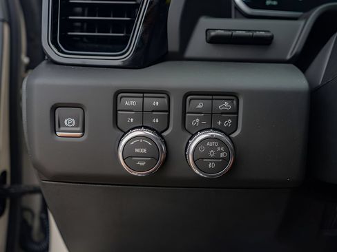 New 2026 GMC Sierra 2500 AT4 w/ AT4 Premium Plus Package AWD/4WD image 19