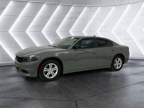 Used 2023 Dodge Charger SXT RWD image 3