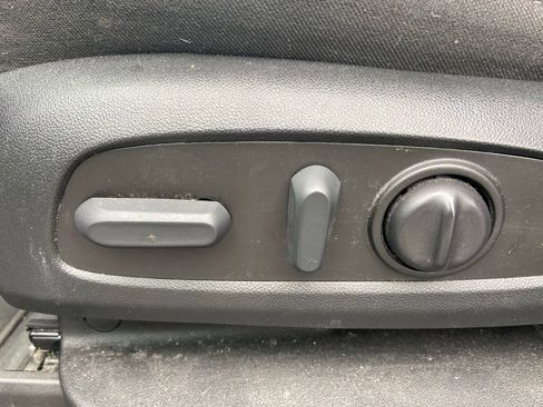 Used 2023 Chevrolet Traverse LT w/ Rear Camera Mirror Package AWD/4WD image 14