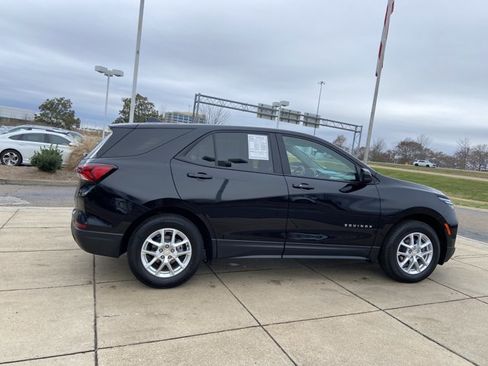 Used 2023 Chevrolet Equinox LS w/ LS Convenience Package image 11
