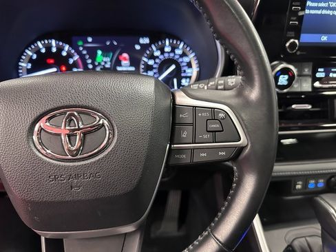 Certified 2022 Toyota Highlander XLE image 19