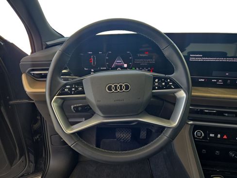 Used 2025 Audi Q5 2.0T w/ Convenience Package AWD/4WD image 13