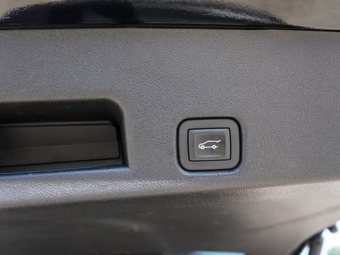 Used 2026 Chevrolet Traverse LT AWD/4WD image 11