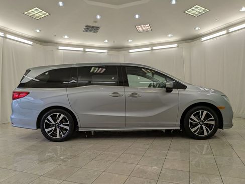 Used 2018 Honda Odyssey Elite image 11