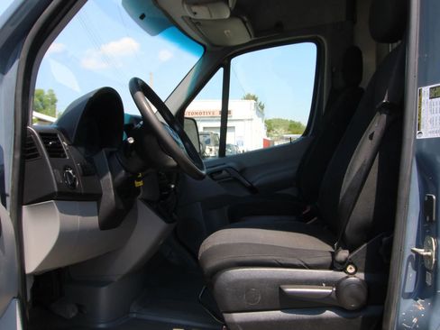 Used 2018 Mercedes-Benz Sprinter 2500 image 9