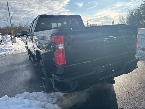 Used 2021 Chevrolet Silverado 1500 LT Trail Boss w/ Convenience Package II image 3