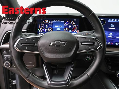 Used 2025 Chevrolet Suburban Z71 AWD/4WD image 10