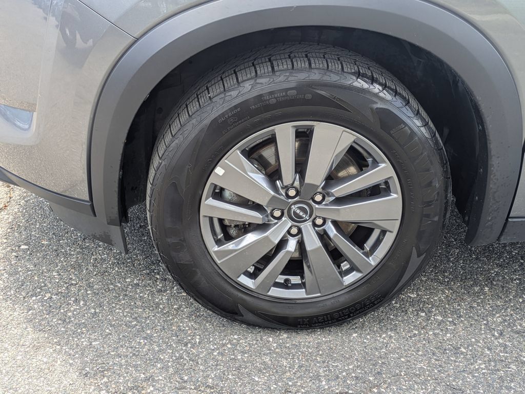 Used 2025 Nissan Pathfinder SV AWD/4WD image 11