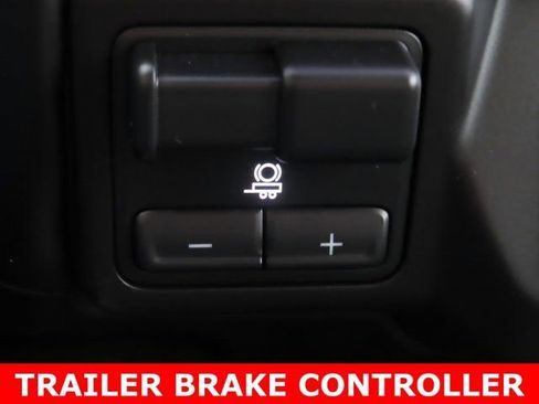 Used 2020 Chevrolet Silverado 1500 RST image 36