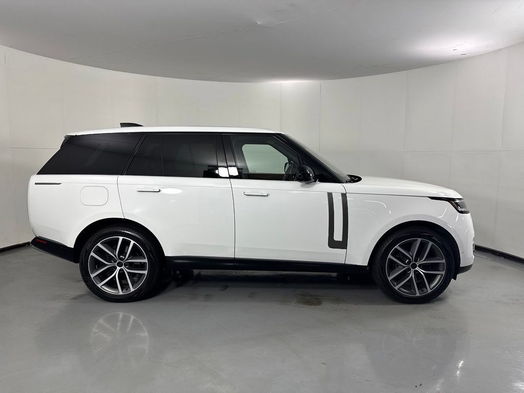 Used 2023 Land Rover Range Rover SE AWD/4WD image 5