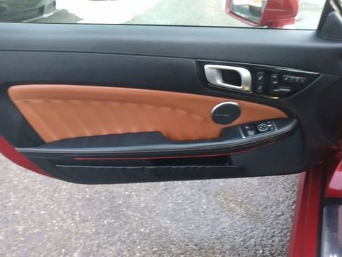 Used 2016 Mercedes-Benz SLK 300 image 8