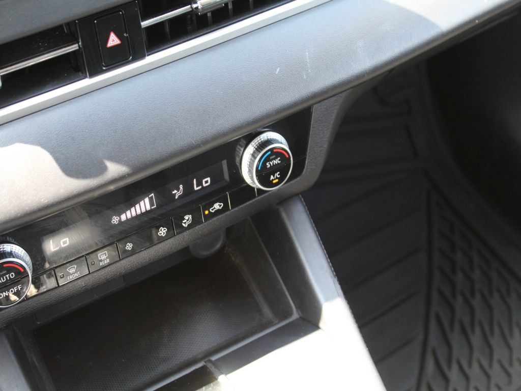 Used 2022 Mitsubishi Outlander ES FWD image 16
