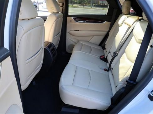 Used 2018 Cadillac XT5 Luxury w/ Driver Awareness Package image 10