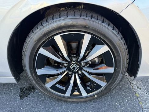 Used 2023 Honda Civic EX-L image 40