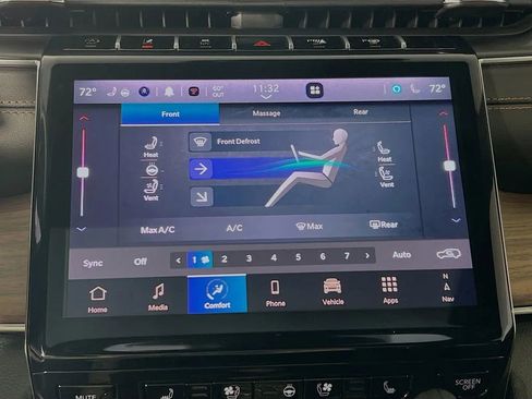 Used 2024 Jeep Grand Cherokee Summit w/ Luxury Tech Group V image 17