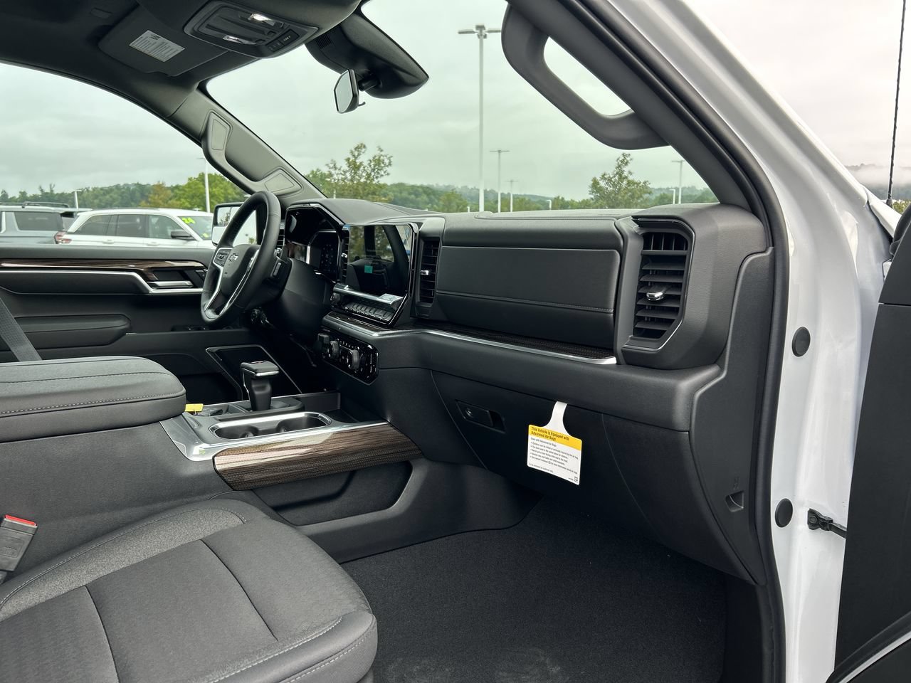 New 2026 Chevrolet Silverado 1500 RST w/ Redline Edition AWD/4WD image 17