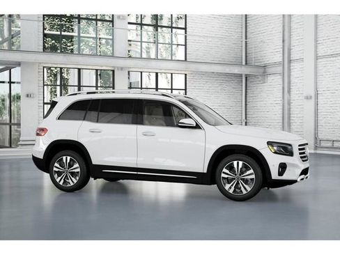 Used 2026 Mercedes-Benz GLB 250 4MATIC image 14