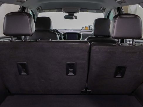 Used 2022 GMC Terrain SLT image 28