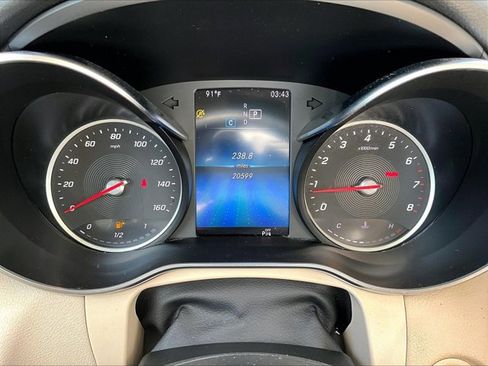 Used 2021 Mercedes-Benz GLC 300 image 21