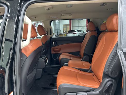 New 2026 Kia Carnival EX image 24