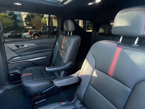 Certified 2024 Chevrolet Traverse RS image 23