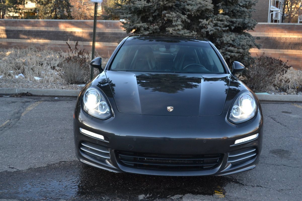 Used 2014 Porsche Panamera 4 w/ Premium Package AWD/4WD image 8