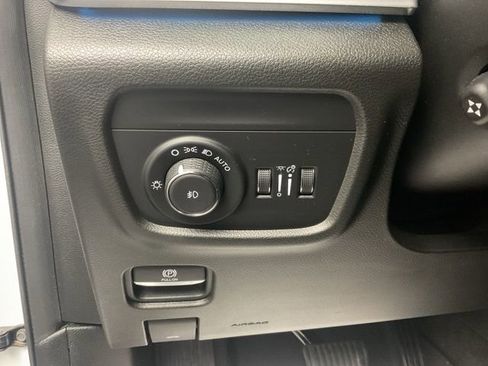 Used 2021 Jeep Grand Cherokee L Overland w/ Luxury Tech Group IV image 15