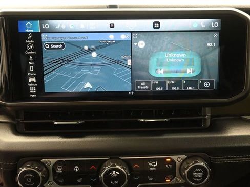 Used 2024 Jeep Gladiator Mojave AWD/4WD image 9