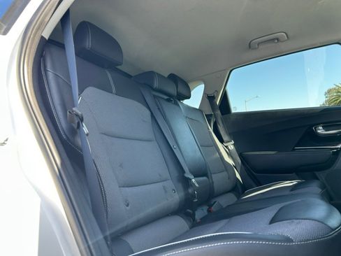 Used 2022 Kia Niro EX FWD image 46