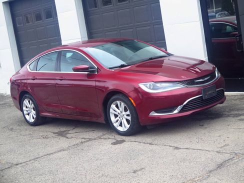 Used 2015 Chrysler 200 Limited w/ Convenience Group FWD image 27