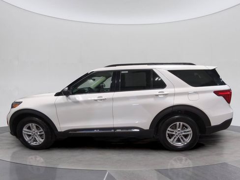 Certified 2023 Ford Explorer XLT w/ Equipment Group 202A AWD/4WD image 2