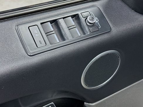 Used 2016 Land Rover Range Rover Sport HSE image 19