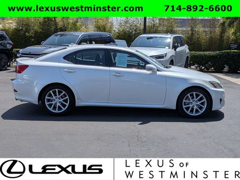 Used 2011 Lexus IS 250 w/ Premium Pkg Value Edition RWD image 4