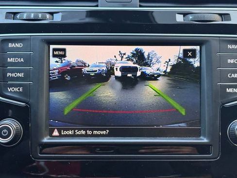 Used 2017 Volkswagen Golf R 4-Door image 28