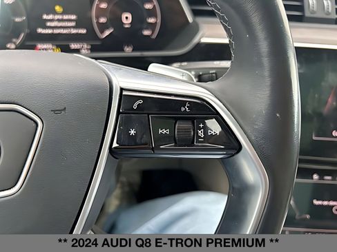Used 2024 Audi Q8 e-tron Premium image 25