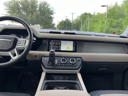 Used 2024 Land Rover Defender 110 X-Dynamic SE AWD/4WD image 28
